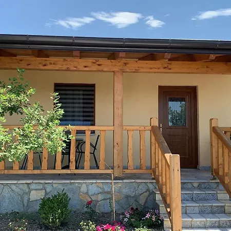 Hani I Leks Agroturizem Hotel *